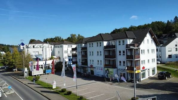 Außenansicht des TWT Digital Shops an der Koblenzer Straße 75 in Wenden-Gerlingen